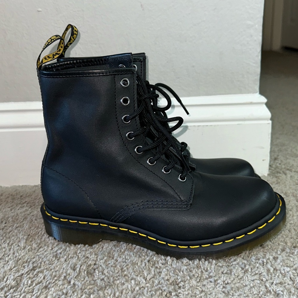 NWOB Dr Martens Women’s 1460 Nappa Leather Lace Up Boots - Picture 2 of 9